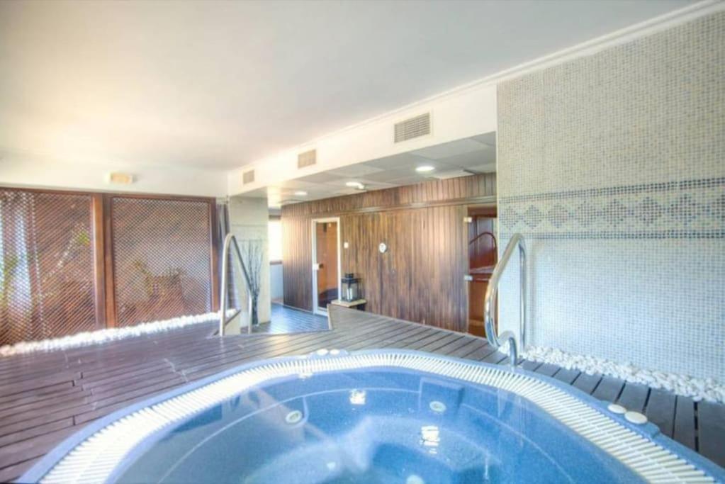 Apartment La Mairena - Chic Getaway With Sea & Mountain Views, And Sports *