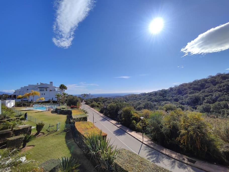 Apartment La Mairena - Chic Getaway With Sea & Mountain Views, And Sports