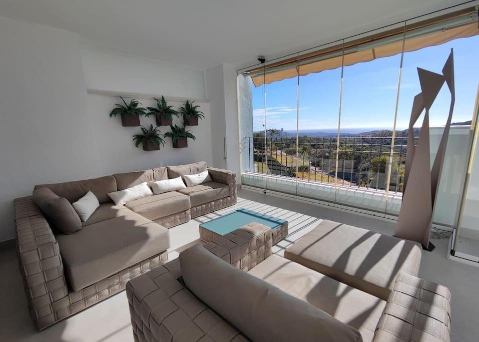 Apartment La Mairena - Chic Getaway With Sea & Mountain Views, And Sports Marbella